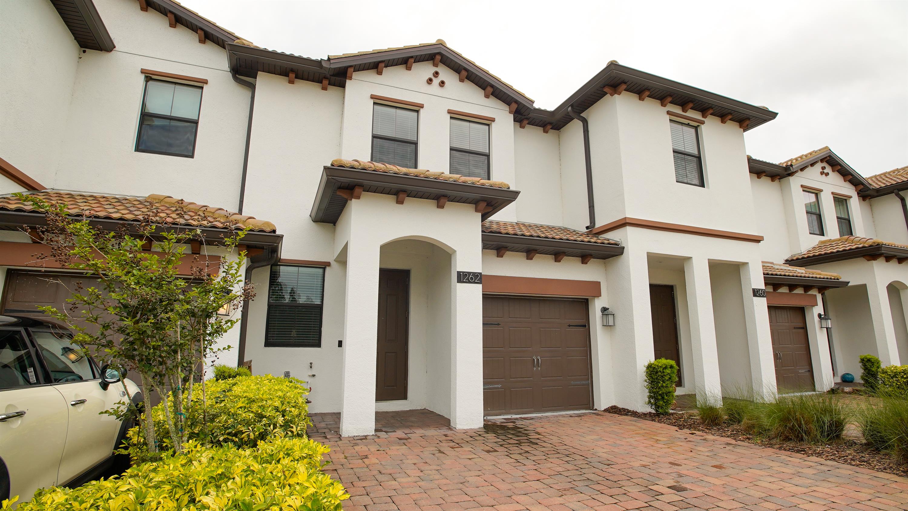 1262 Royal St George Blvd
